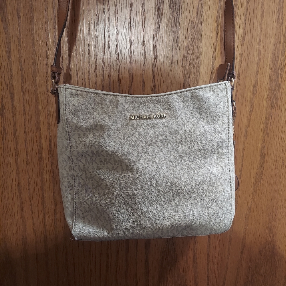 Michael Kors Beige Crossbody Bag - Picture 5 of 15